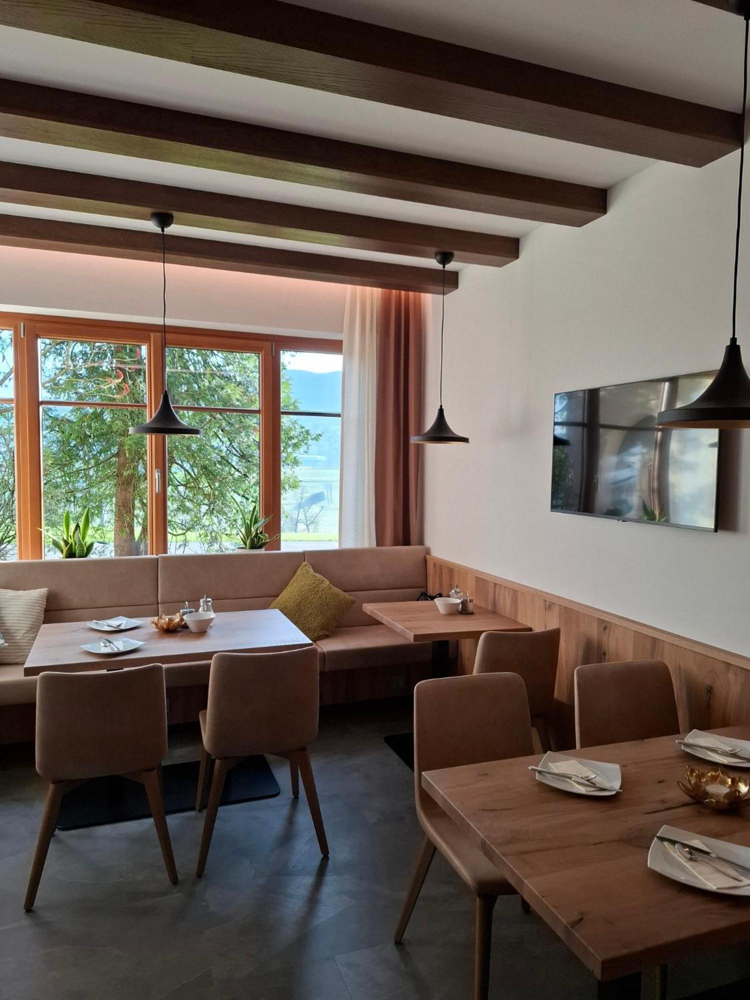 Pension Kreuzinger, 5310 Tiefgraben エクステリア 写真